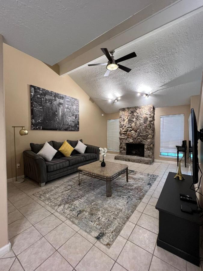 Centrally Located Houston Retreat! Sleeps 8, 10 Min To Downtown, Free Parking 外观 照片